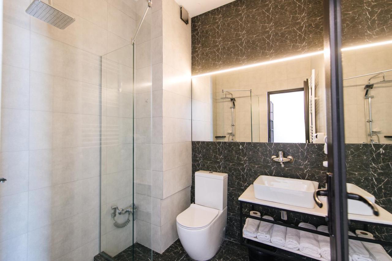 Doors Hotel Tbilissi Extérieur photo